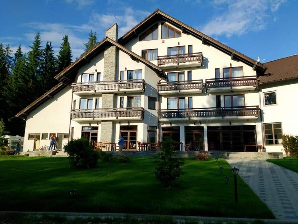 Pensiunea Izvorul Zanelor Colibiţa 外观 照片